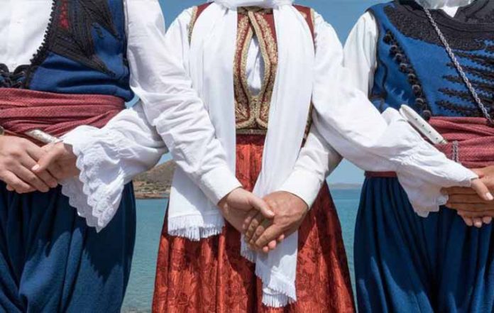 Μουσικοχορευτική βραδιά παραδοσιακών χορών στον Άλιμο