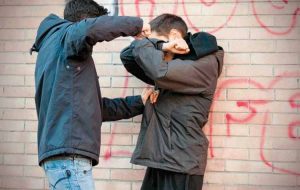 Αναπάντητα ερωτήματα για τη δολοφονία του 15χρονου στην Καλλιθέα