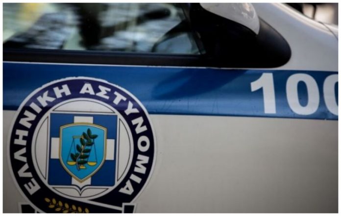 Εντοπίστηκαν δύοΓυναίκα εντοπίστηκε νεκρή στο κέντρο της Αθήνας- Προσήχθη ένας 45χρονος σοροί γυναικών σε διαμέρισμα στου Ζωγράφου