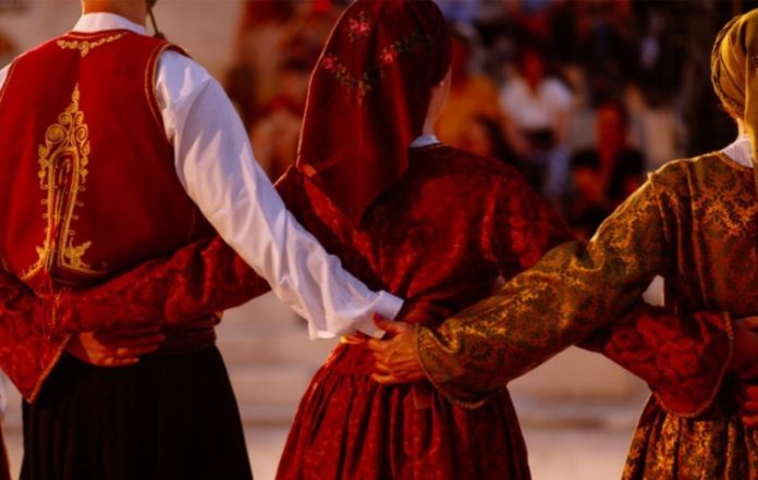 Παραδοσιακό αντάμωμα Πολιτιστικών Συλλόγων στη Νέα Σμύρνη