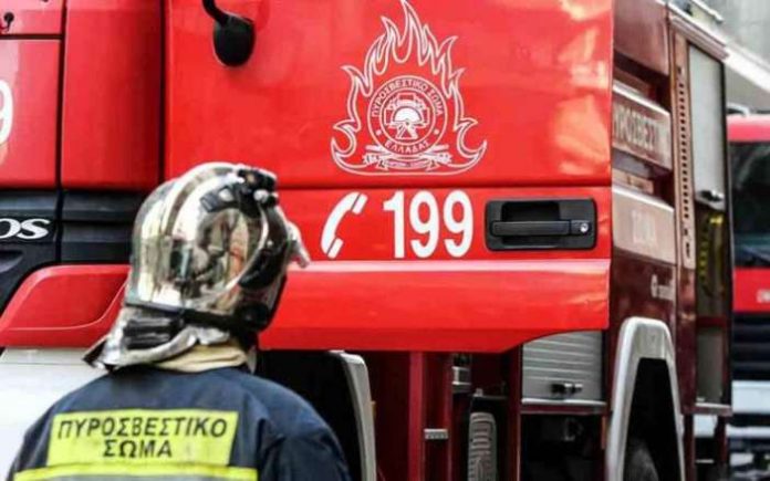 Φωτιά σε τουριστικό λεωφορείο στην Περιφερειακή Υμηττού – Σώοι οι επιβάτες
