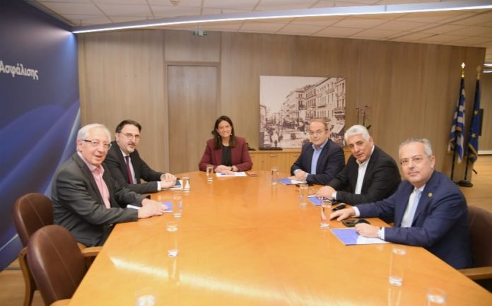 ΚΕΔΕ: Αίτημα προς Κεραμέως για ενίσχυση του προγράμματος 55+