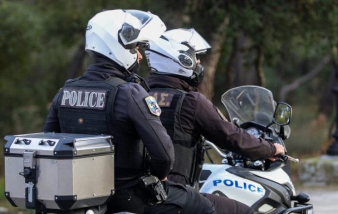 Επεισοδιακή καταδίωξη στο Παλαιό Φάληρο – ΙΧ εμβόλισε περιπολικό