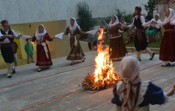 Ο Μικρασιατικός Σύλλογος Καισαριανής αναβιώνει το έθιμο του Κλήδονα