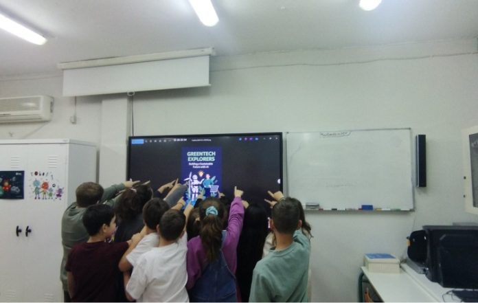 Μαθητές του 7ου Δημοτικού Σχολείου Αλίμου σχεδιάζουν το «πράσινο» μέλλον με τεχνητή νοημοσύνη