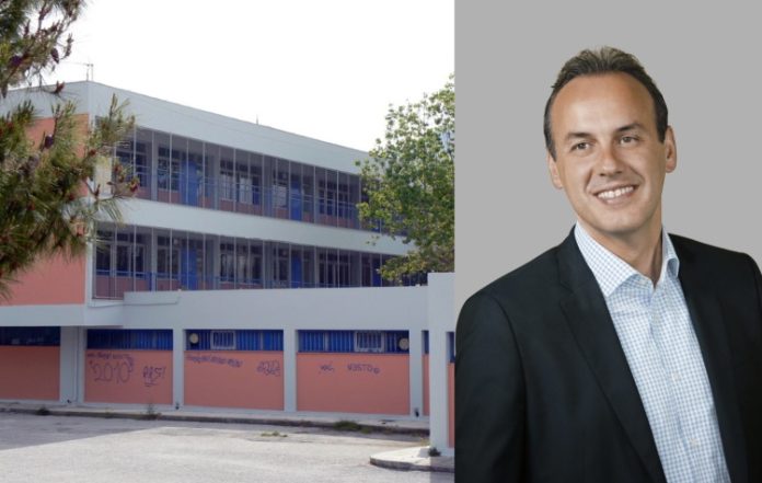Γλυφάδα: Επιστροφή δημάρχου στα θρανία με δεσμεύσεις