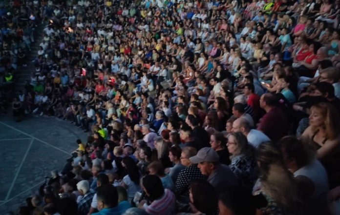 «Άνθρωπος χωρίς Όνομα» στο Ανοιχτό Πέτρινο Θέατρο Αργυρούπολης