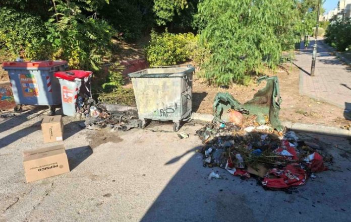 Νέοι εμπρησμοί κάδων στον Βύρωνα – Μήνυση κατά αγνώστων από τον Δήμο