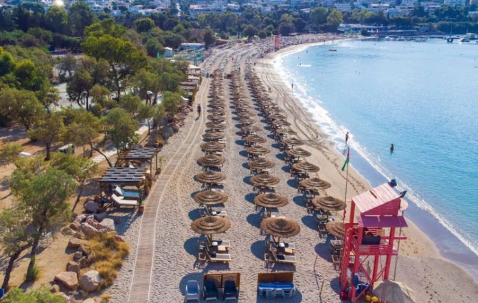Πάνω από 150 μέλη των ΚΑΠΗ Βύρωνα στα θαλάσσια μπάνια