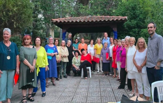 Μελωδίες και συγκίνηση στον Κοινωνικό Ξενώνα Καρέα