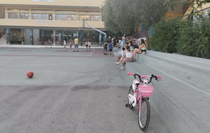 «Ανοιχτές Αυλές» στα σχολεία για παιχνίδι και άθληση στη Νέα Σμύρνη