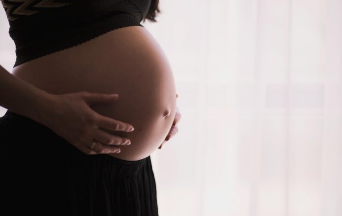 Καλλιθέα: Άγριος ξυλοδαρμός εγκύου από τον πρώην σύντροφό της - Νεκρό το νεογνό