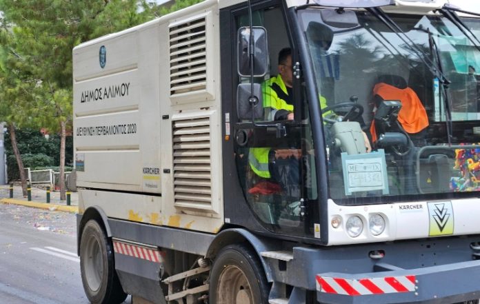 Συνεχίζονται οι πλύσεις των κάδων απορριμμάτων στον Άλιμο