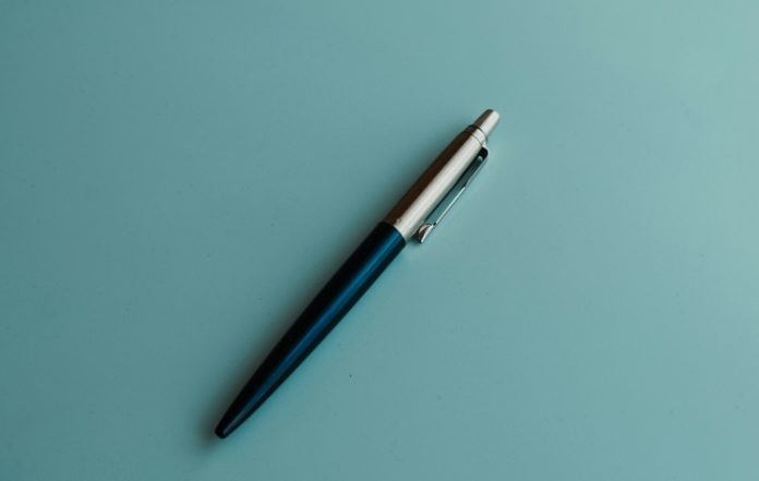 Το ∆ηµόσιο χρωστά δισεκατοµµύρια αλλά βγάζει ακίνητα στο σφυρί