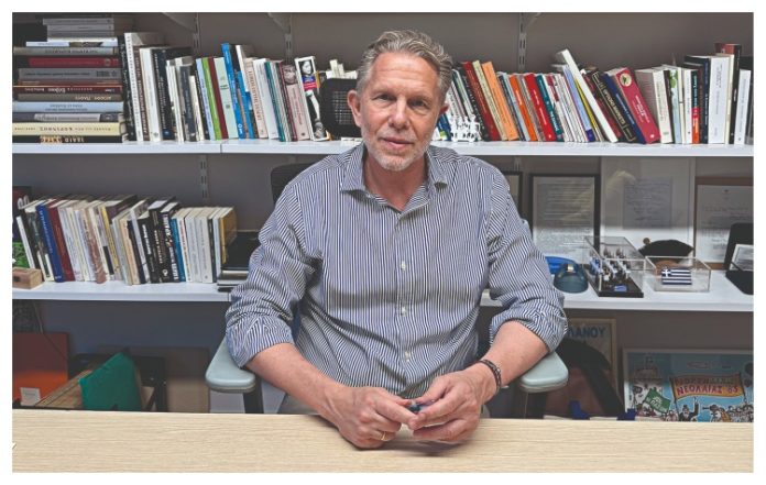 Παύλος Γερουλάνος: «Η χώρα χρειάζεται πολιτική αλλαγή»