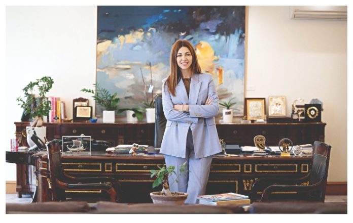 Σε συνέντευξή της στη ΑΜΑΡΥΣΙΑ η υπουργός Παιδείας απαντά στις ερωτήσεις μας για το Ενιαίο Λύκειο, τον τρόπο διεξαγωγής των Πανελλαδικών Εξετάσεων και τις ευρύτερες αλλαγές που σχεδιάζονται στον χώρο της εκπαίδευσης