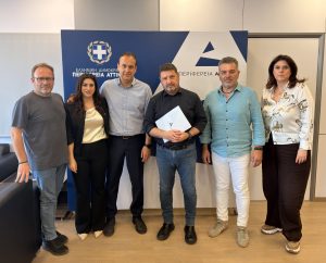 Τη σύμβαση για την υλοποίηση αντιπλημμυρικού έργου στην Άνω Γλυφάδα, υπέγραψε ο περιφερειάρχης Αττικής Νίκος Χαρδαλιάς, παρουσία του Γιώργου Παπανικολάου