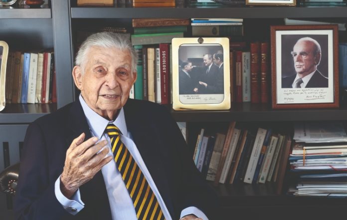 Γιάννης Βαρβιτσιώτης: Αποχαιρετισμός στη «ζωντανή ιστορία» της Νέας Δημοκρατίας