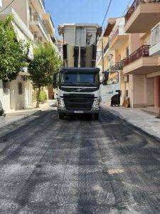 Εργασίες ασφαλτόστρωσης στις γειτονιές της Ηλιούπολης