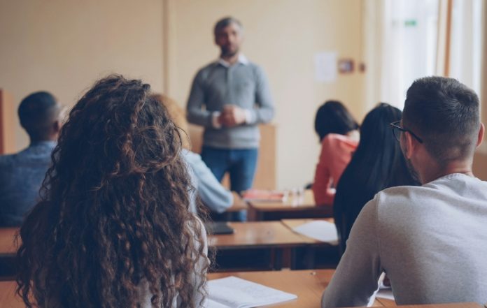 Χαιρετισμός του επίτιμου προέδρου της ΟΛΤΕΕ προς τους εκπαιδευτικούς των ΕΠΑ.Λ. για την ολοκλήρωση της σχολικής χρονιάς 2025–2026