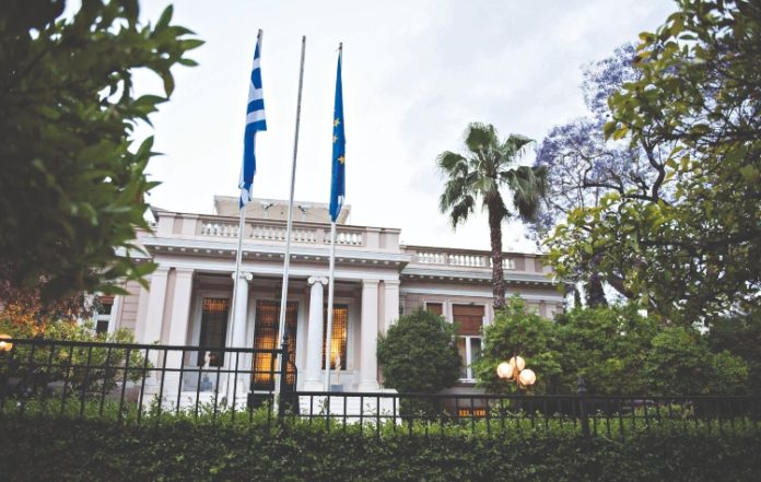 Πολιτική επικαιρότητα: Με το μυαλό στον Σεπτέμβρη