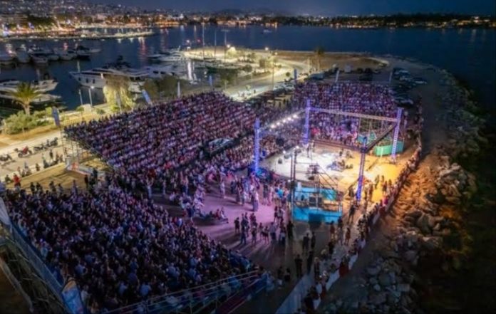 «Η Γκόλφω τα λέει αλλιώς»: Ροκ κωμωδία με φιλανθρωπικό χαρακτήρα στην Γλυφάδα
