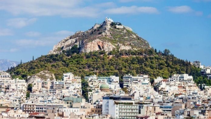Δεκαπενταύγουστος: Ανοικτός ο Λόφος Λυκαβηττού - Παραμένει κλειστός ο Λόφος Φινόπουλου