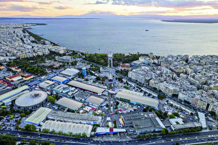 Η αντίστροφη μέτρηση για τη ΔΕΘ έχει αρχίσει για τα καλά και μαζί της ανοίγει ουσιαστικά η προεκλογική αυλαία, με τις κάλπες να δείχνουν πλέον πως θα στηθούν την άνοιξη και έτσι ο πρωθυπουργός να κρατά την υπόσχεσή του.