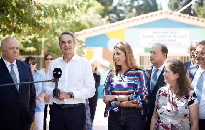 Στο «Ρόζα Ιμβριώτη» ο Κυριάκος Μητσοτάκης – Στο επίκεντρο η ειδική αγωγή και οι σχολικές υποδομές