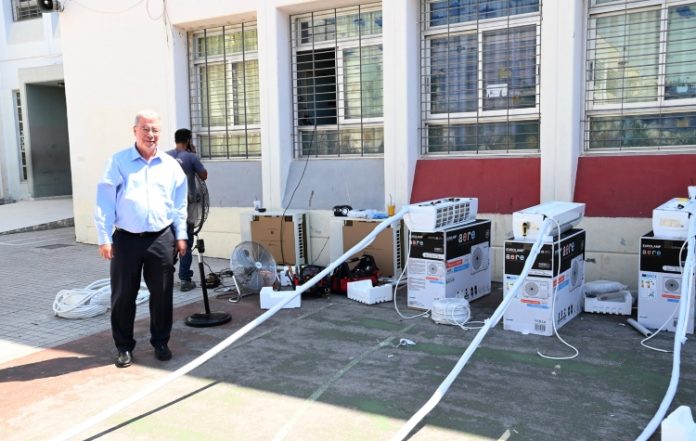 Αναβαθμίζονται τα σχολεία Μοσχάτου και Ταύρου με νέα κλιματιστικά