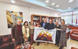 Ο Σύλλογος στο γραφείο του δημαρχου Γιάννη Κωνσταντάτου