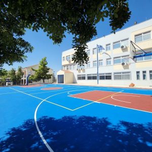 Στο πρόγραμμα αναβάθμισης των σχολικών δομών και τα προαύλια δημοτικών και γυμνασίων - λυκείων της Γλυφάδας
