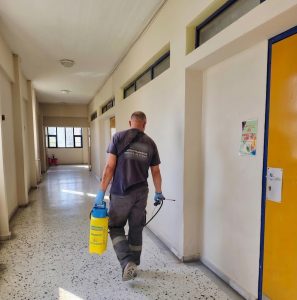 Οι εργασίες στα σχολεία της Γλυφάδας, εντατικές λίγο πριν το πρώτο κουδούνι της χρονιάς χτυπήσει