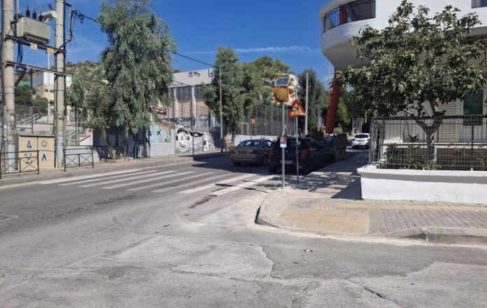 Ένωση Γονέων Βύρωνα: Ζητούν άμεσα μέτρα ασφαλείας έξω από το 13ο Νηπιαγωγείο μετά το θανατηφόρο τροχαίο