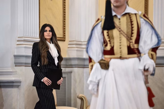 Ο Λευκός Οίκος ζητά την παραίτηση της Κίμπερλι Γκιλφόιλ